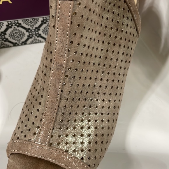 ISOLA Leather Shoe booties . EUC used maybe twice - Picture 8 of 13